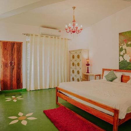 The Singing Tree Hotell Old Goa Exteriör bild