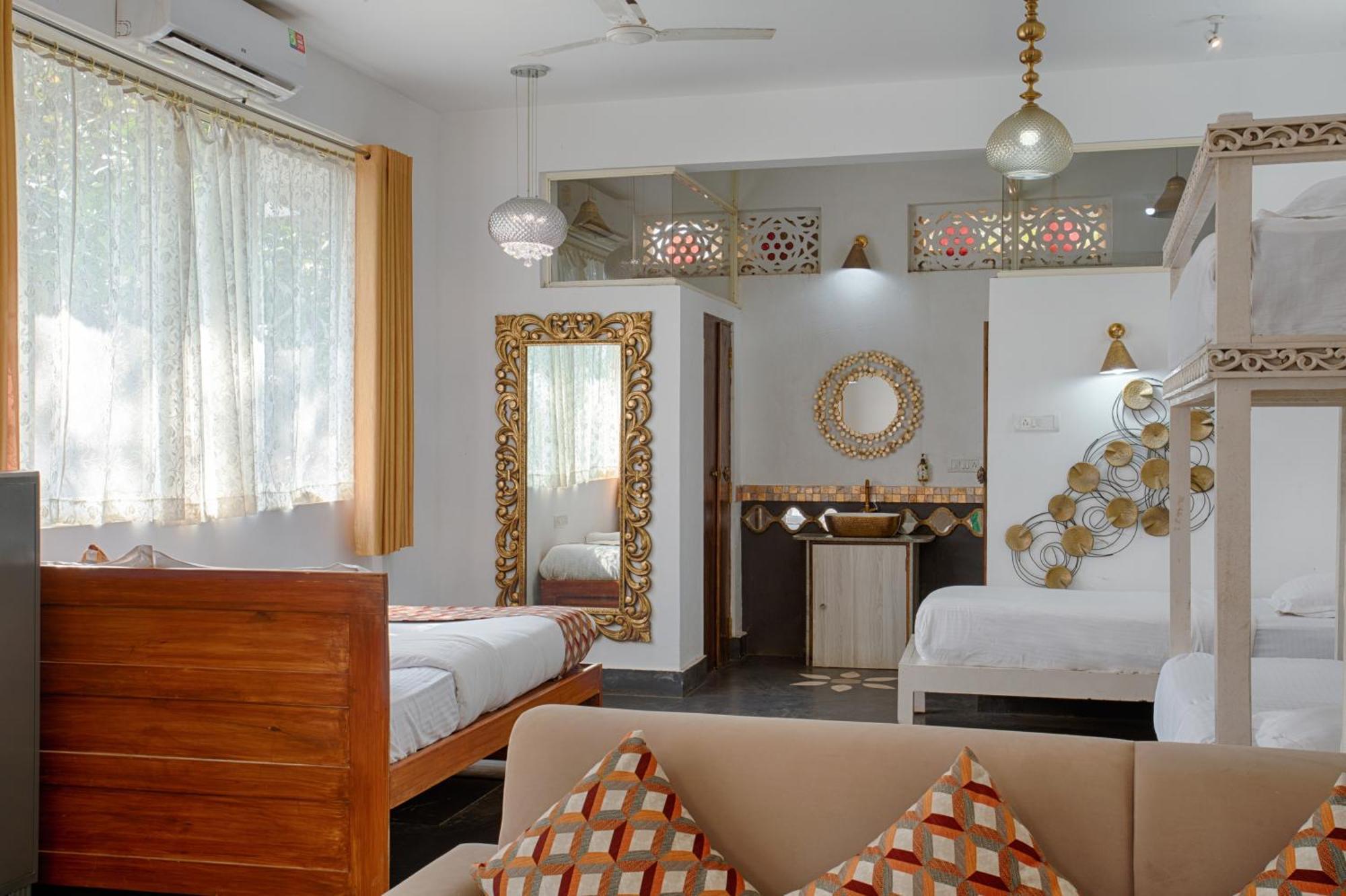 The Singing Tree Hotell Old Goa Exteriör bild