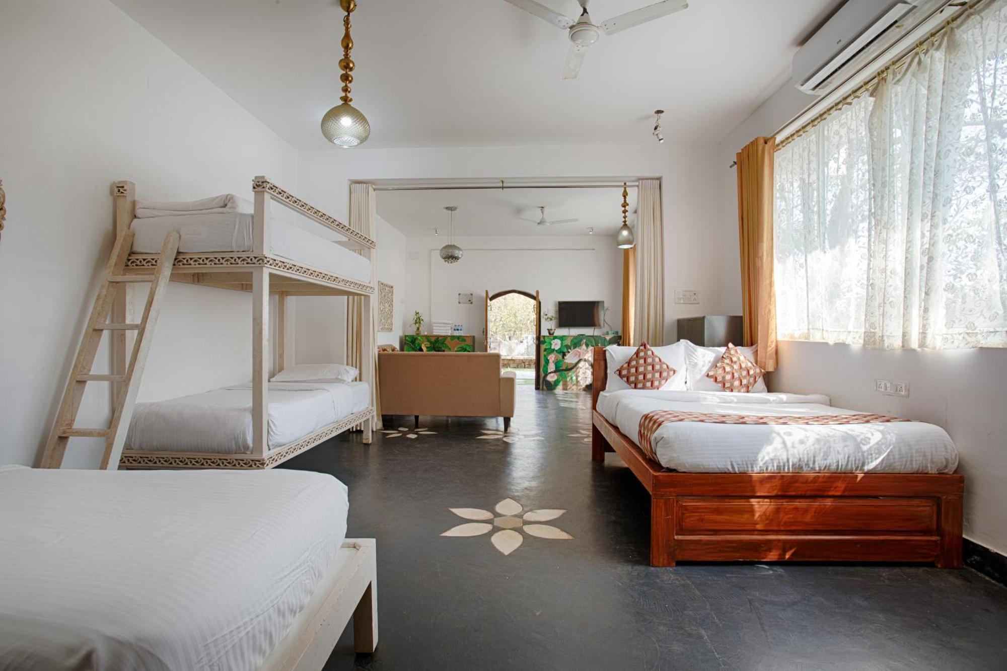 The Singing Tree Hotell Old Goa Exteriör bild