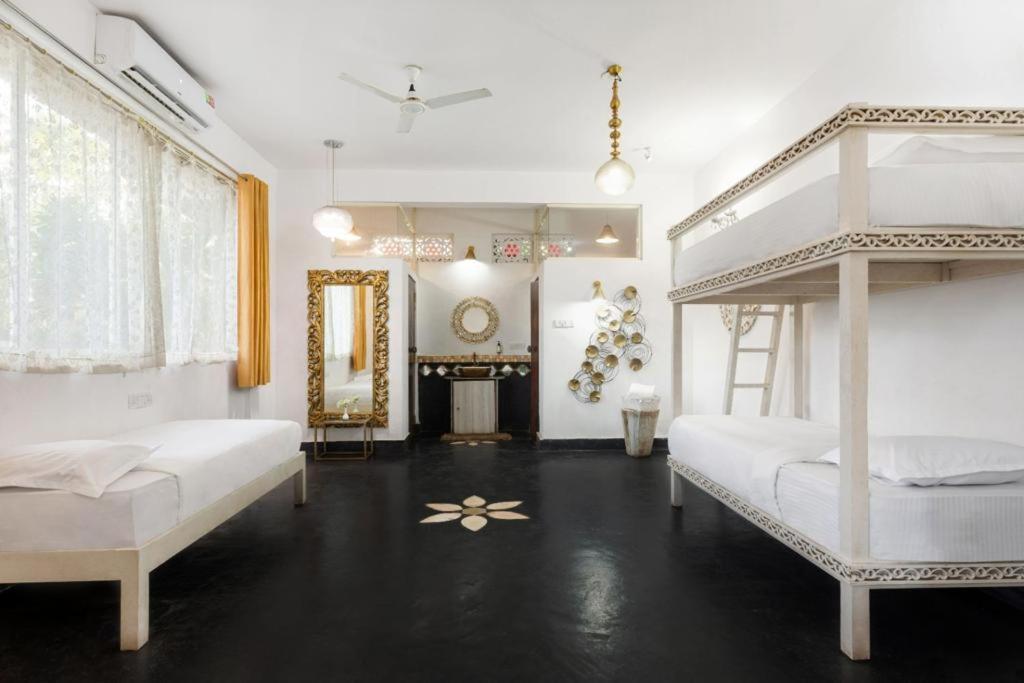 The Singing Tree Hotell Old Goa Exteriör bild